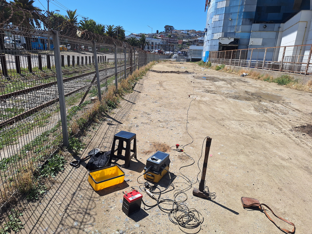 Instrumental geofísico en terreno